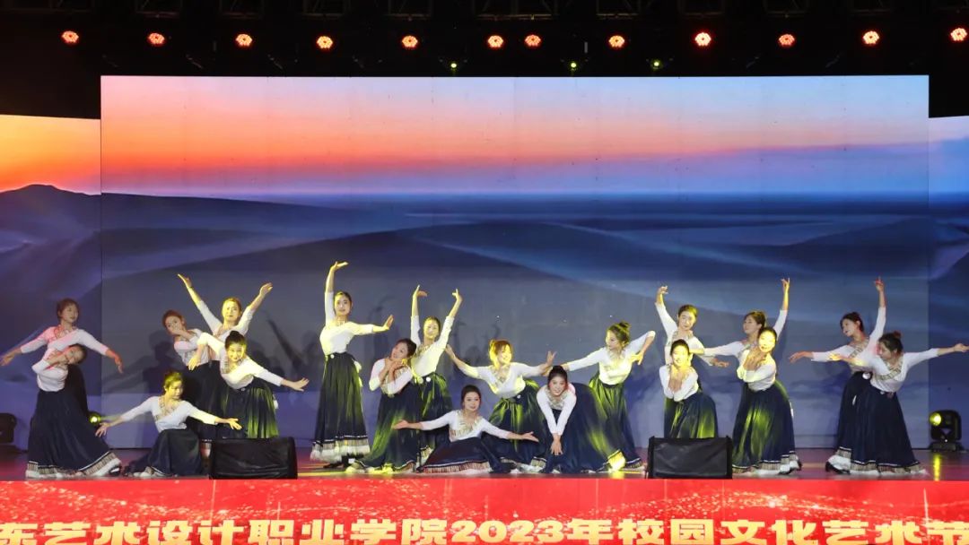 我校举办“学习二十大,永远跟党走,奋进新征程”校园文化艺术节动态展 第 15 张 我校举办“学习二十大,永远跟党走,奋进新征程”校园文化艺术节动态展 第 15 张