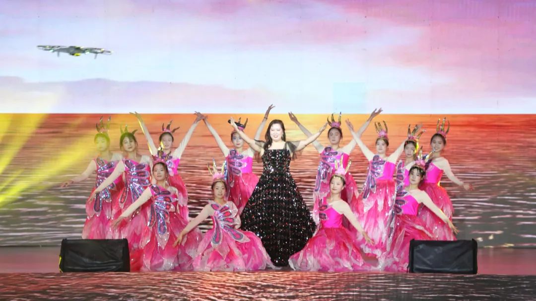 我校举办“学习二十大,永远跟党走,奋进新征程”校园文化艺术节动态展 第 5 张 我校举办“学习二十大,永远跟党走,奋进新征程”校园文化艺术节动态展 第 5 张