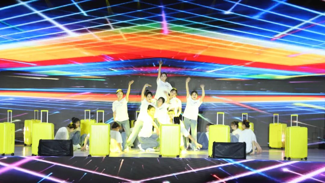 我校举办“学习二十大,永远跟党走,奋进新征程”校园文化艺术节动态展 第 13 张 我校举办“学习二十大,永远跟党走,奋进新征程”校园文化艺术节动态展 第 13 张