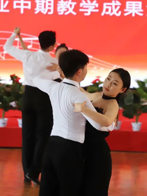 音乐舞蹈学院举办中期教学成果汇演 第 2 张