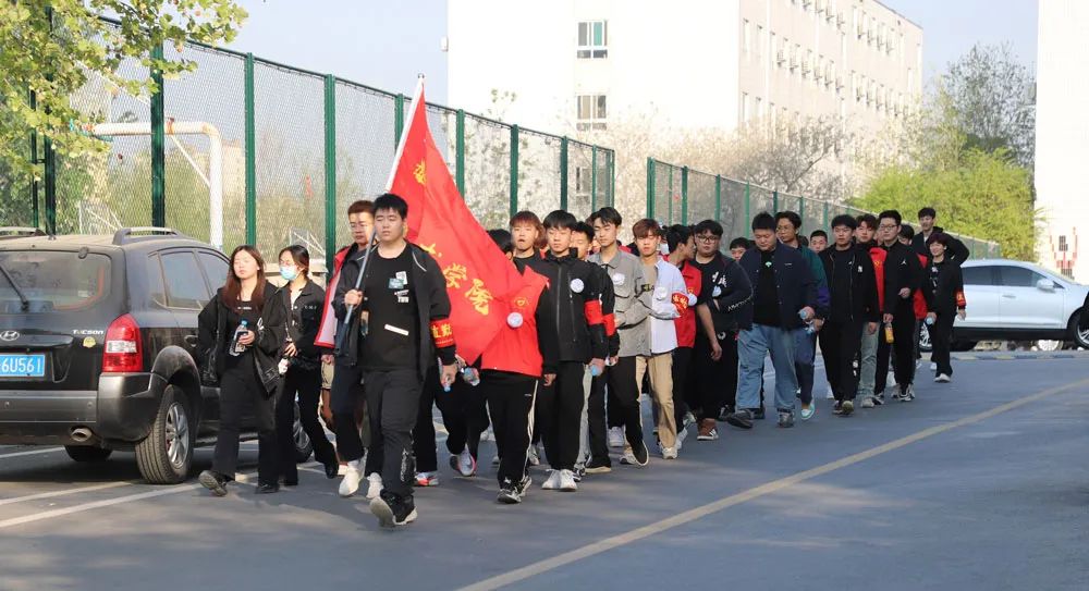 追忆革命历史丰碑 弘扬传承红色精神——我校开展“奋斗的丰碑”青年寻访体验活动 第 2 张 追忆革命历史丰碑 弘扬传承红色精神——我校开展“奋斗的丰碑”青年寻访体验活动 第 2 张