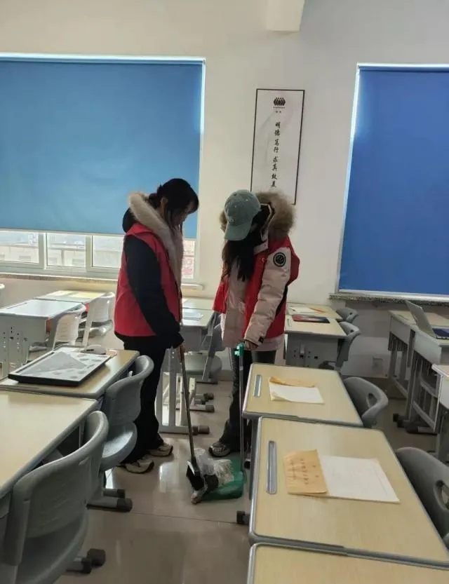 1.webp.jpg 1.webp.jpg