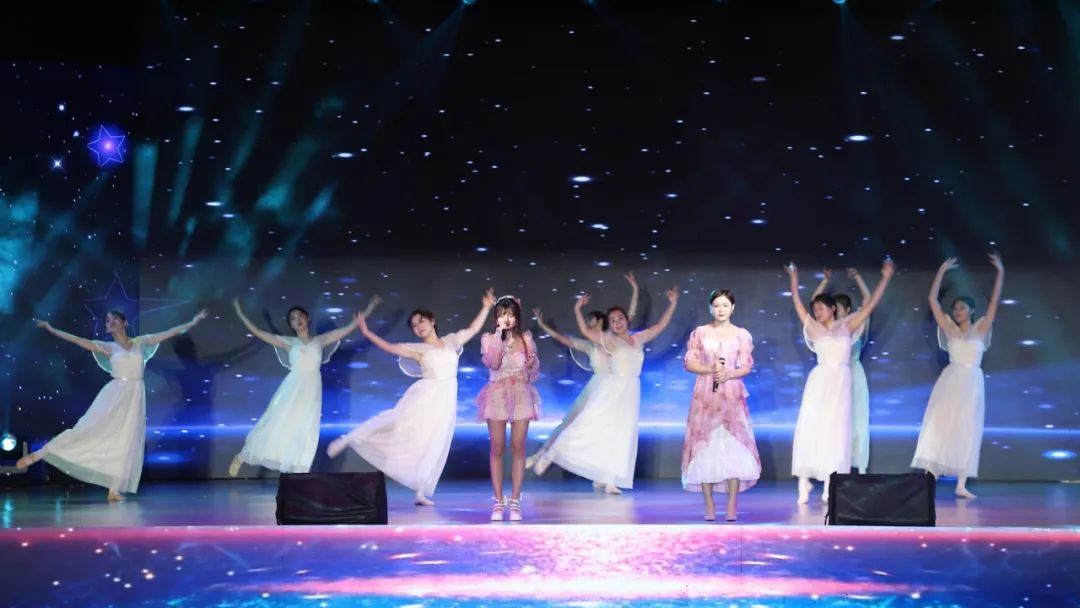 我校举办“学习二十大,永远跟党走,奋进新征程”校园文化艺术节动态展 第 18 张 我校举办“学习二十大,永远跟党走,奋进新征程”校园文化艺术节动态展 第 18 张